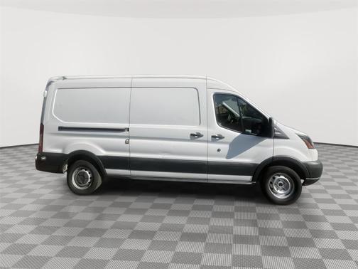 2018 Ford Transit-250 148 WB Medium Roof Cargo