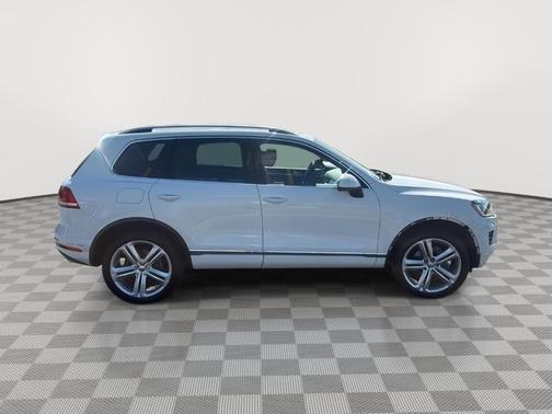 2017 Volkswagen Touareg V6 Executive