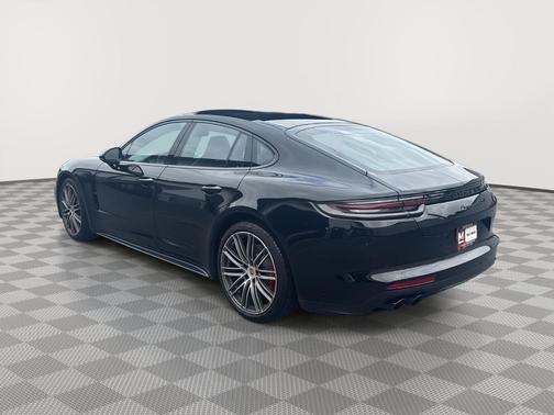 2019 Porsche Panamera GTS