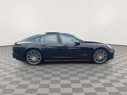 2019 Porsche Panamera GTS