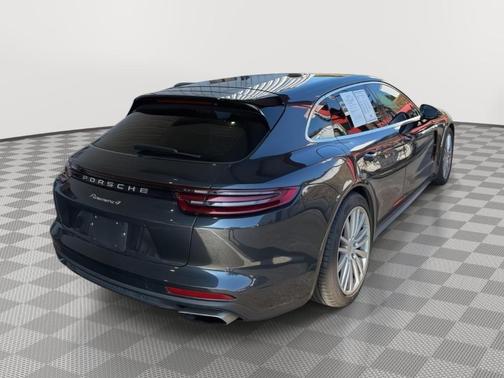 2018 Porsche Panamera 4