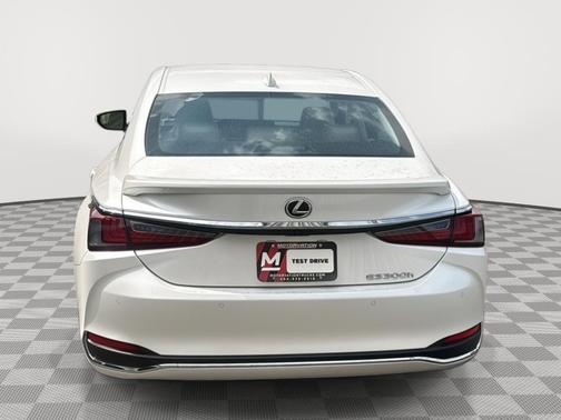 2025 Lexus ES 300h Base