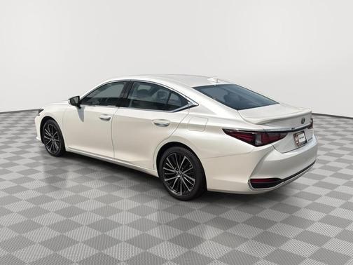 2025 Lexus ES 300h Base