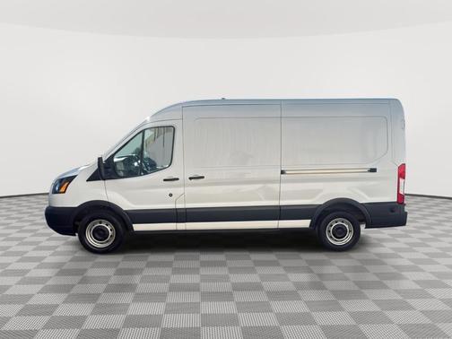 2018 Ford Transit-250 148 WB Medium Roof Cargo