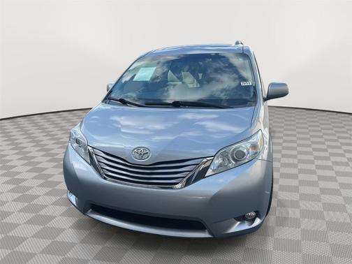 2015 Toyota Sienna XLE