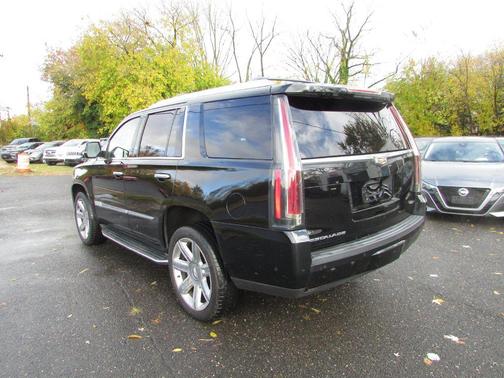 2017 Cadillac Escalade Luxury