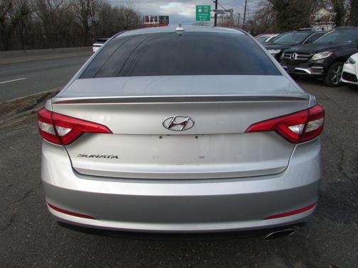 2016 Hyundai SONATA SE