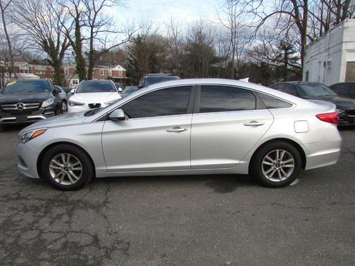 2016 Hyundai SONATA SE