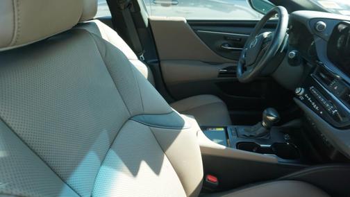 2024 Lexus ES 250 Base
