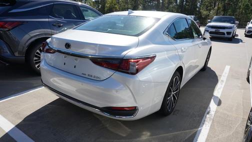 2024 Lexus ES 250 Base