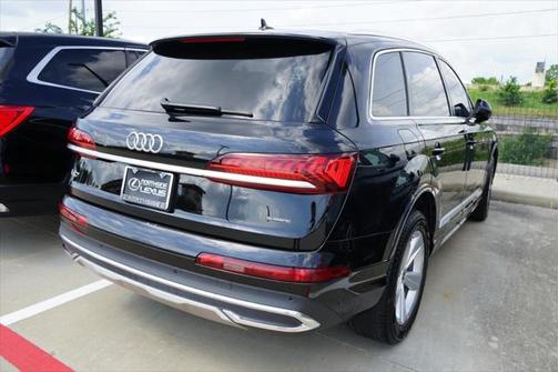 2023 Audi Q7 45 Premium Plus