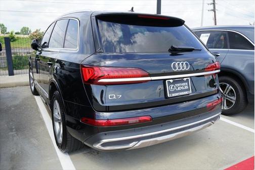 2023 Audi Q7 45 Premium Plus