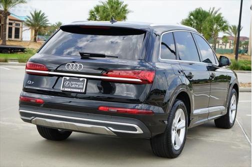 2023 Audi Q7 45 Premium Plus
