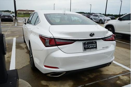 2024 Lexus ES 350 Base