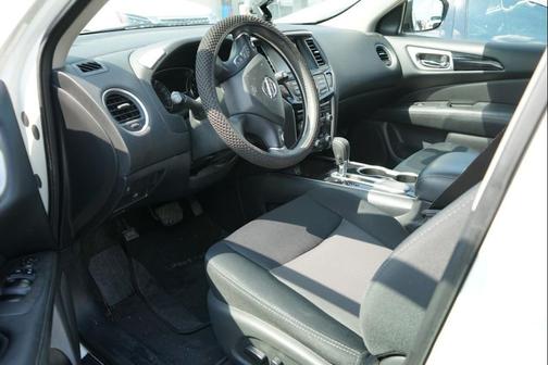2018 Nissan Pathfinder SV