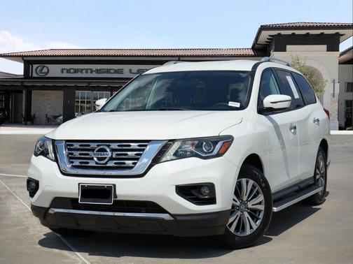 2018 Nissan Pathfinder SV