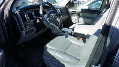 2016 Toyota Sequoia SR5