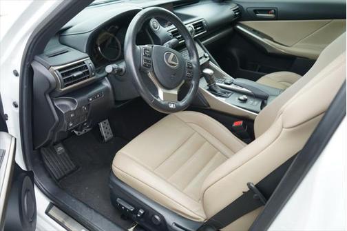 2018 Lexus IS 300 Base