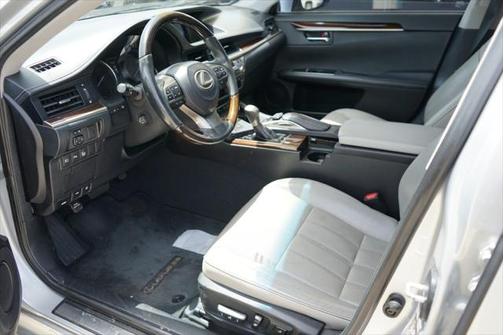 2016 Lexus ES 350 Base