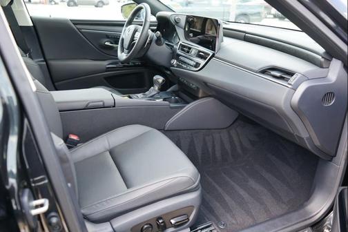 2025 Lexus ES 350 Base
