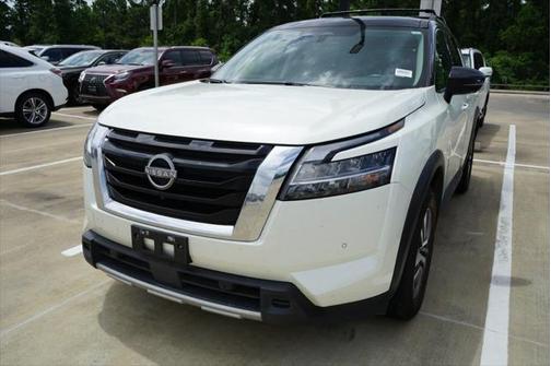 2023 Nissan Pathfinder SL FWD