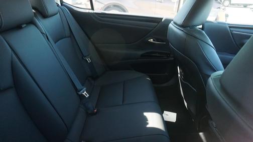 2023 Lexus ES 350 Base