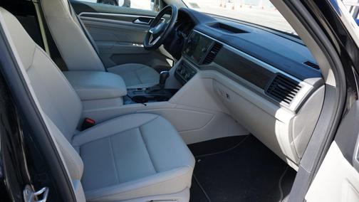 2021 Volkswagen Atlas 3.6L SE w/Technology