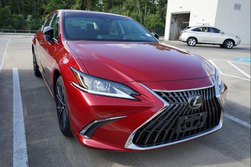 2024 Lexus ES 250 Base