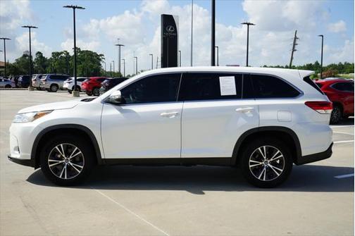 2019 Toyota Highlander LE I4