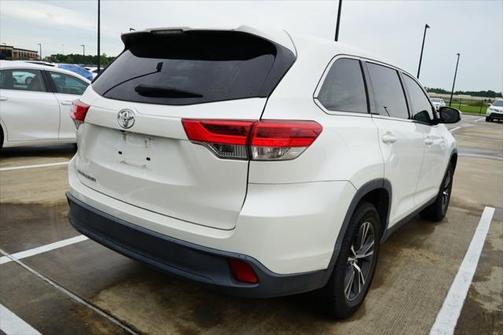 2019 Toyota Highlander LE I4