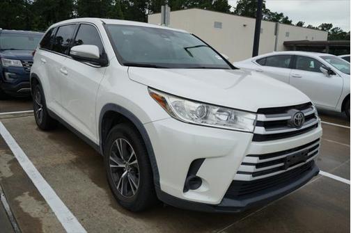 2019 Toyota Highlander LE I4