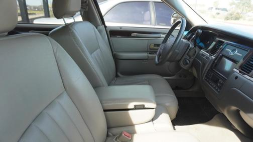 2006 Lincoln Town Car Signature