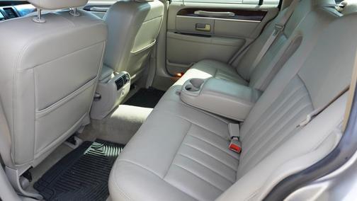 2006 Lincoln Town Car Signature