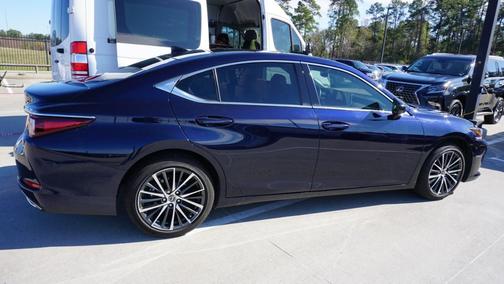 2025 Lexus ES 350 Base