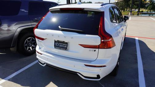 2025 Volvo XC60 B5 Ultra