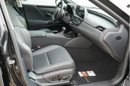 2022 Lexus ES 350 Base