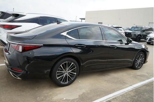 2022 Lexus ES 350 Base