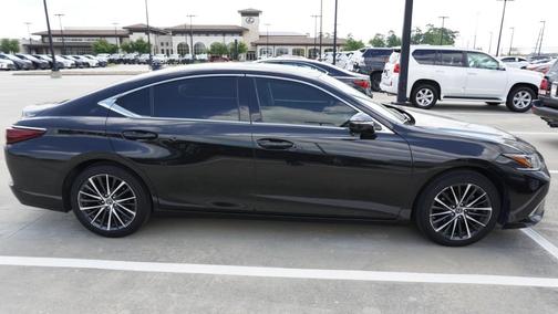 2022 Lexus ES 350 Base