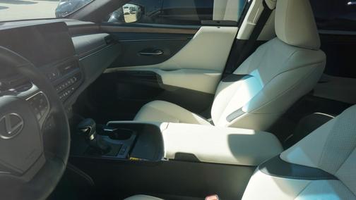 2023 Lexus ES 350 Base