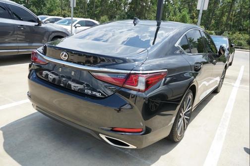 2023 Lexus ES 350 Base
