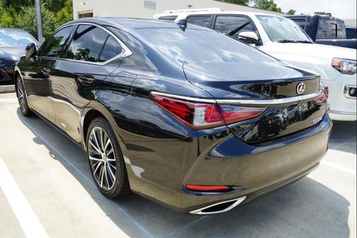 2023 Lexus ES 350 Base