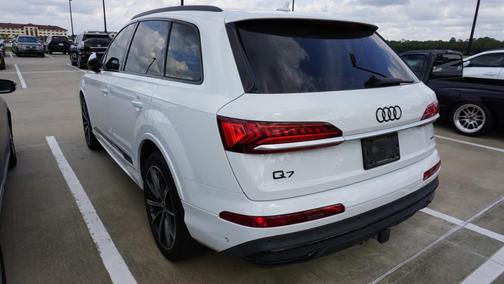 2021 Audi Q7 55 Premium Plus