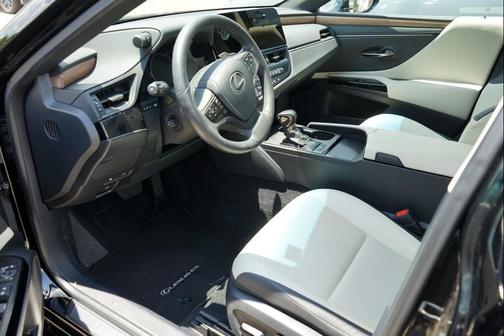 2024 Lexus ES 350 Base