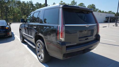 2018 Cadillac Escalade Luxury