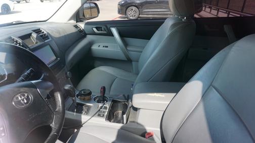 2012 Toyota Highlander SE