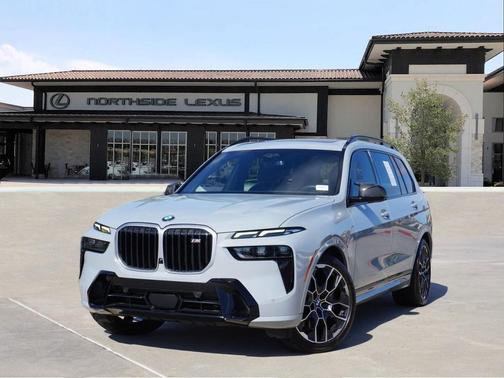 2023 BMW X7 M60i