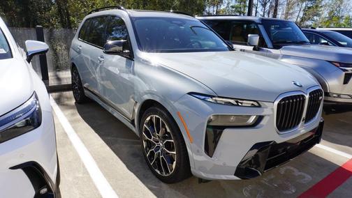 2023 BMW X7 M60i