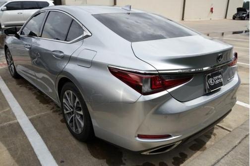 2022 Lexus ES 350 Base