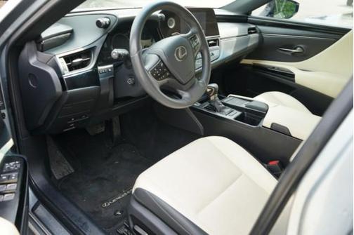 2022 Lexus ES 350 Base
