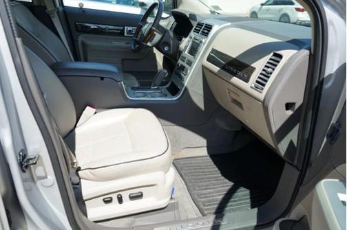 2010 Lincoln MKX Base